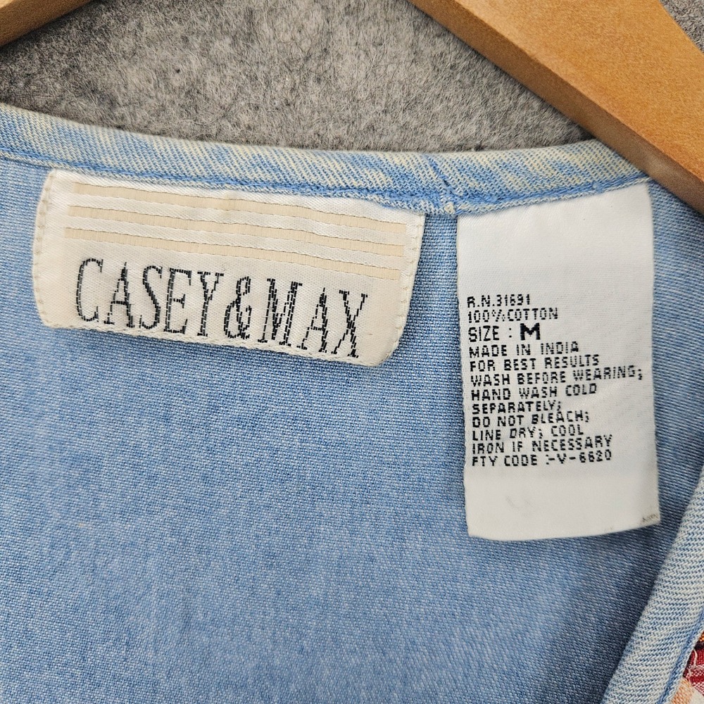 Casey & Max Women's Blue Denim Vest Size M Cotton Woven Lattice Patchwork V-Neck - Picture 2 of 6